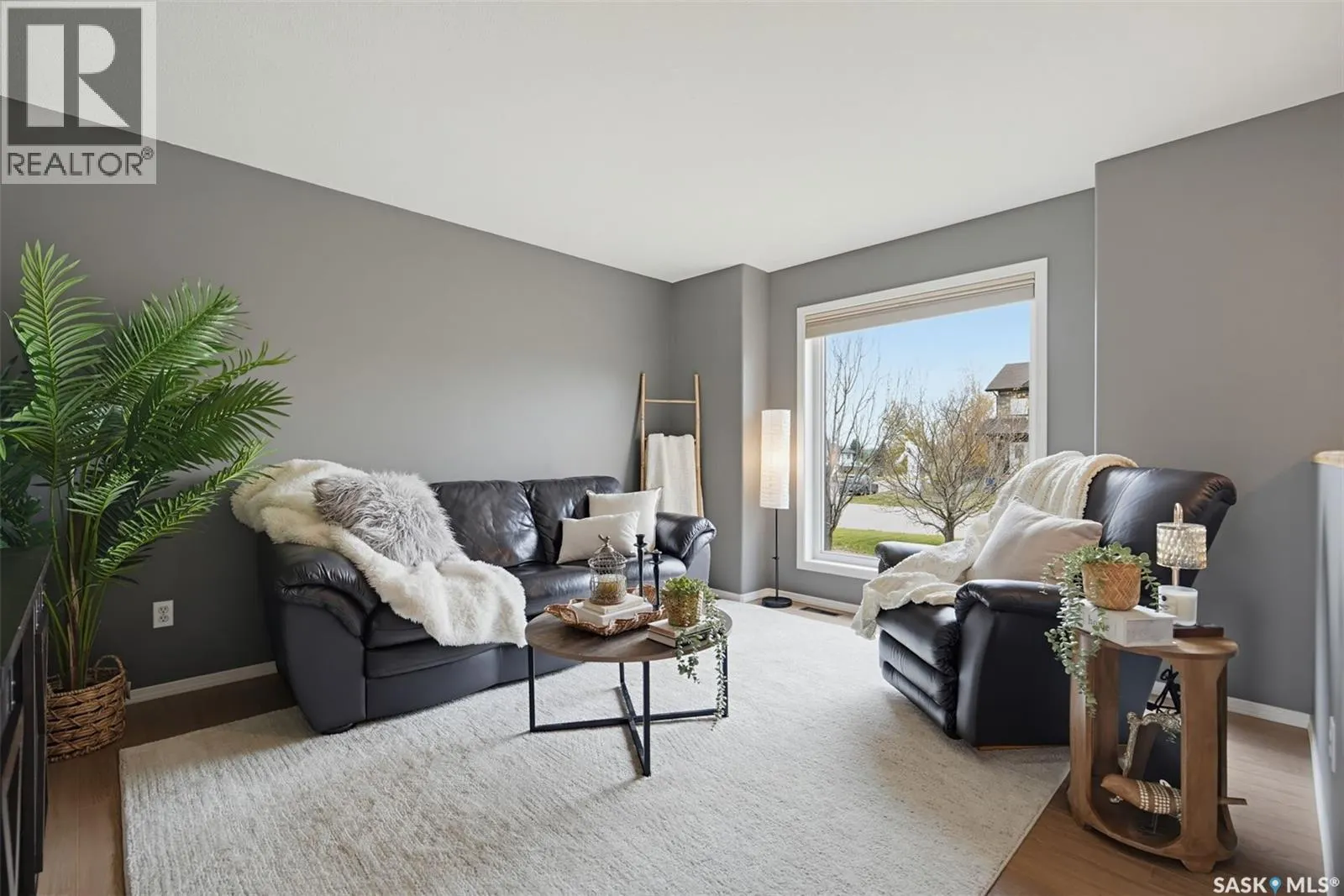 137 Finch PLACE