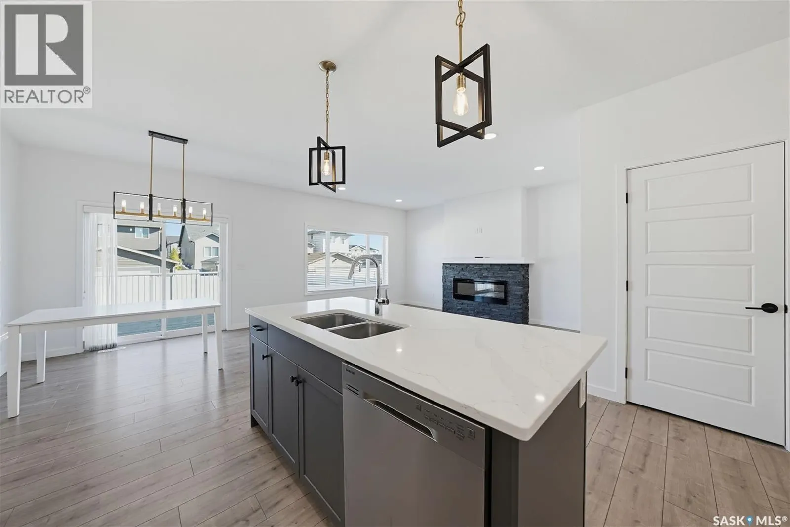 616 McFaull CRESCENT