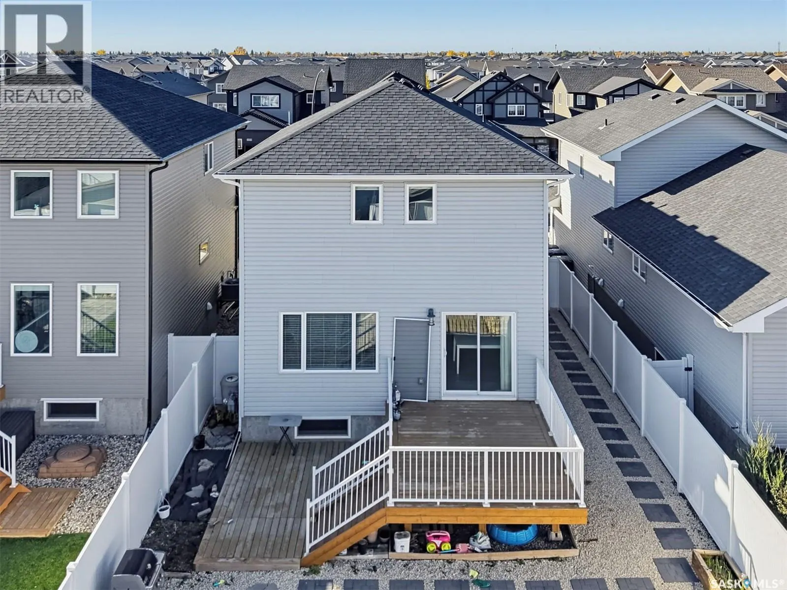 616 McFaull CRESCENT