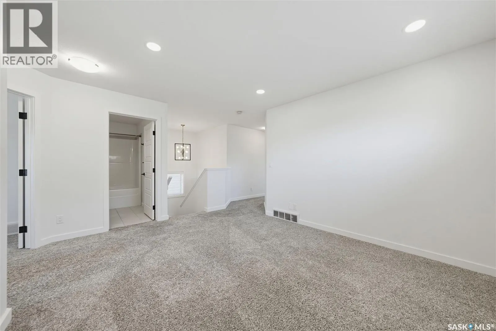 616 McFaull CRESCENT