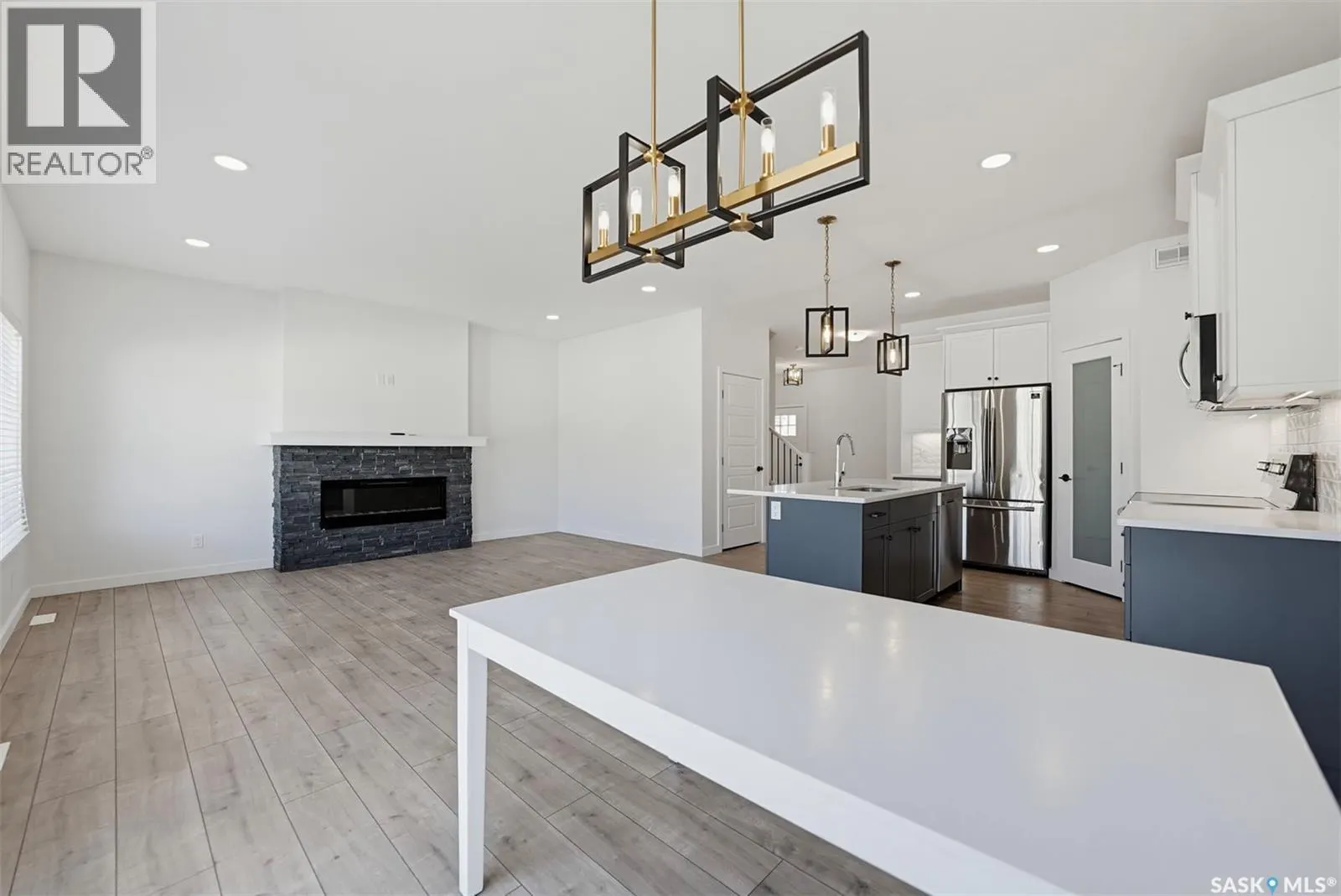 616 McFaull CRESCENT