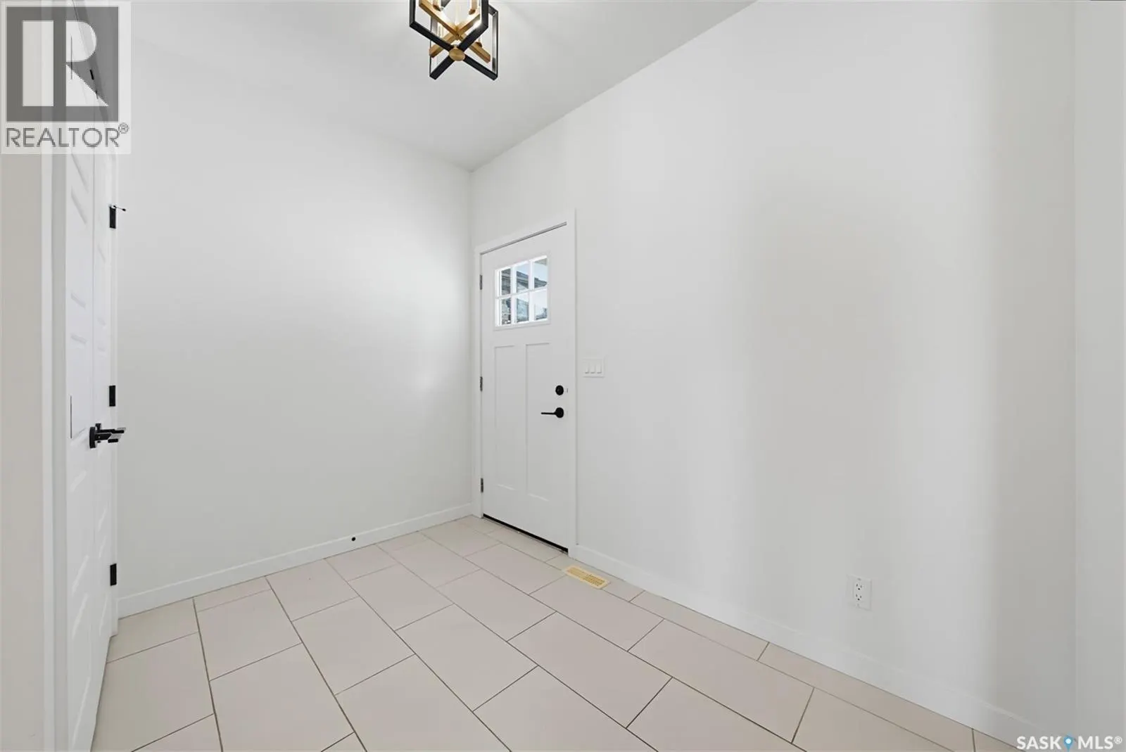 616 McFaull CRESCENT