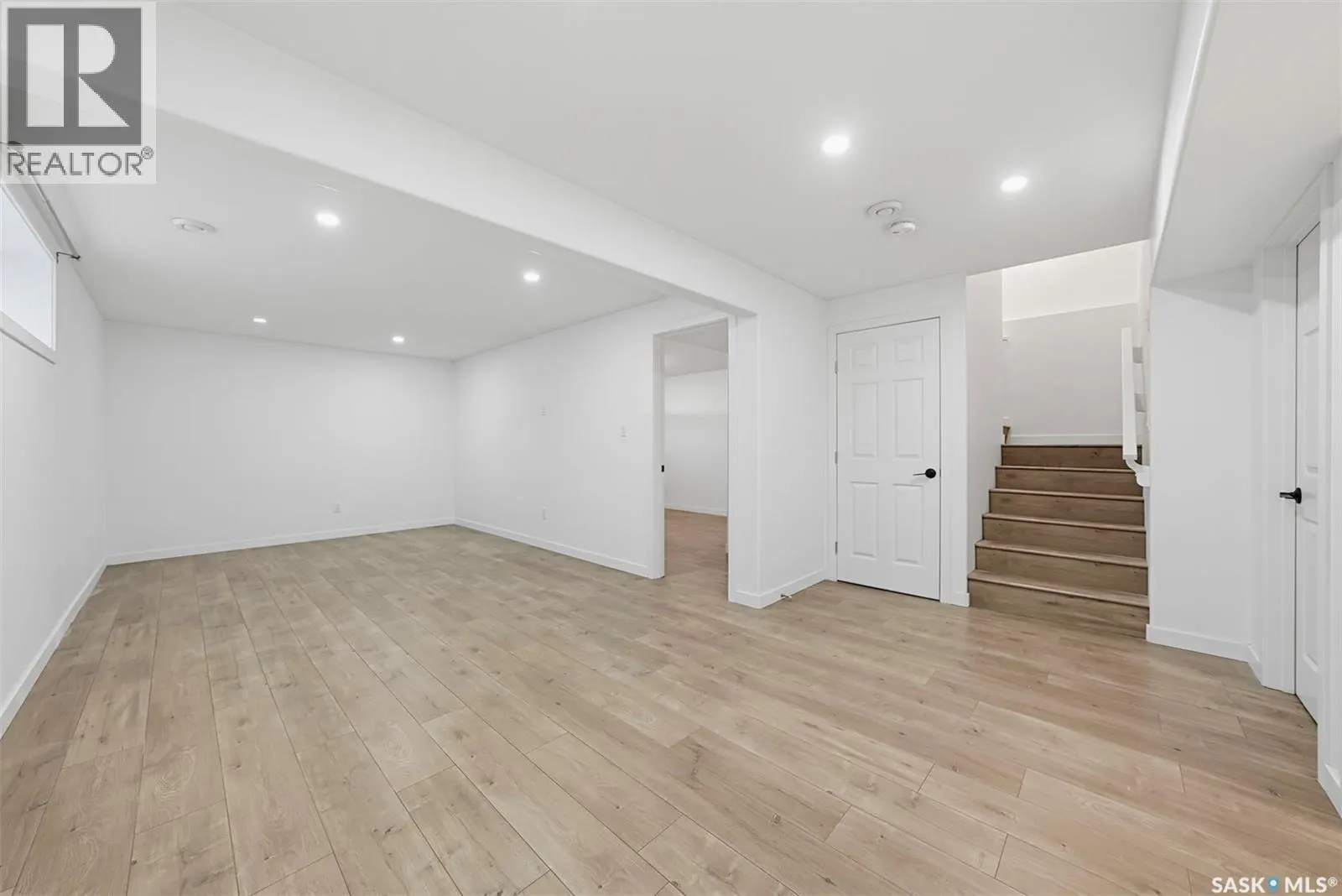 616 McFaull CRESCENT