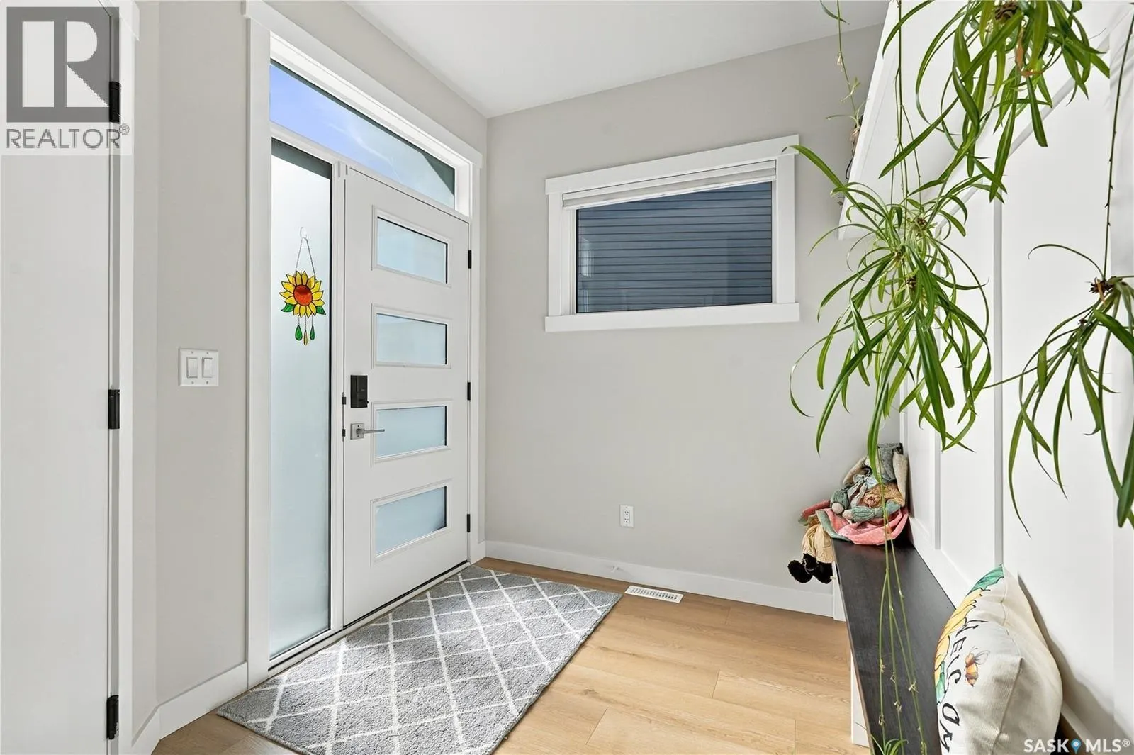 439 Doran CRESCENT