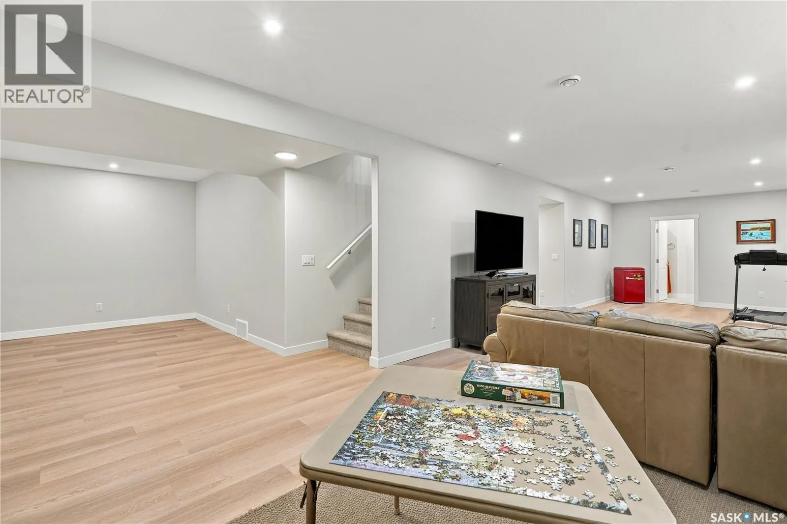 439 Doran CRESCENT