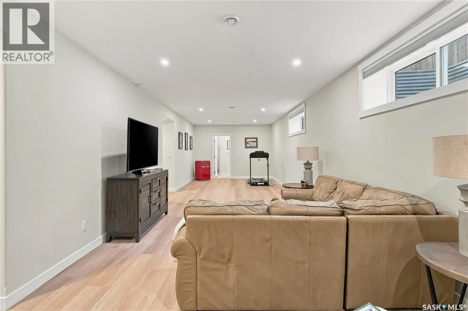 439 Doran CRESCENT