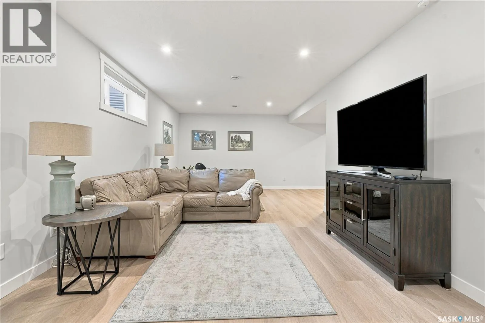 439 Doran CRESCENT