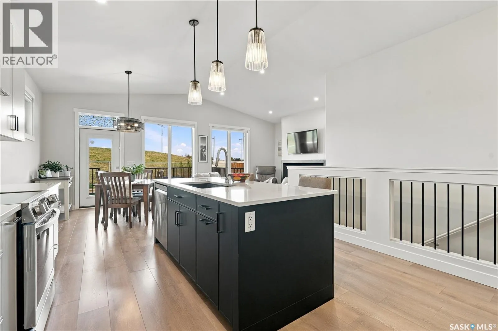 439 Doran CRESCENT