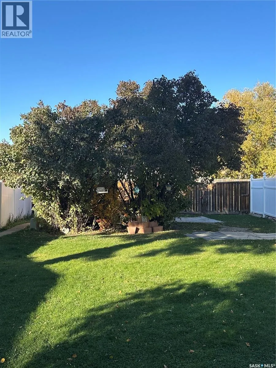 1131 MACKLEM DRIVE