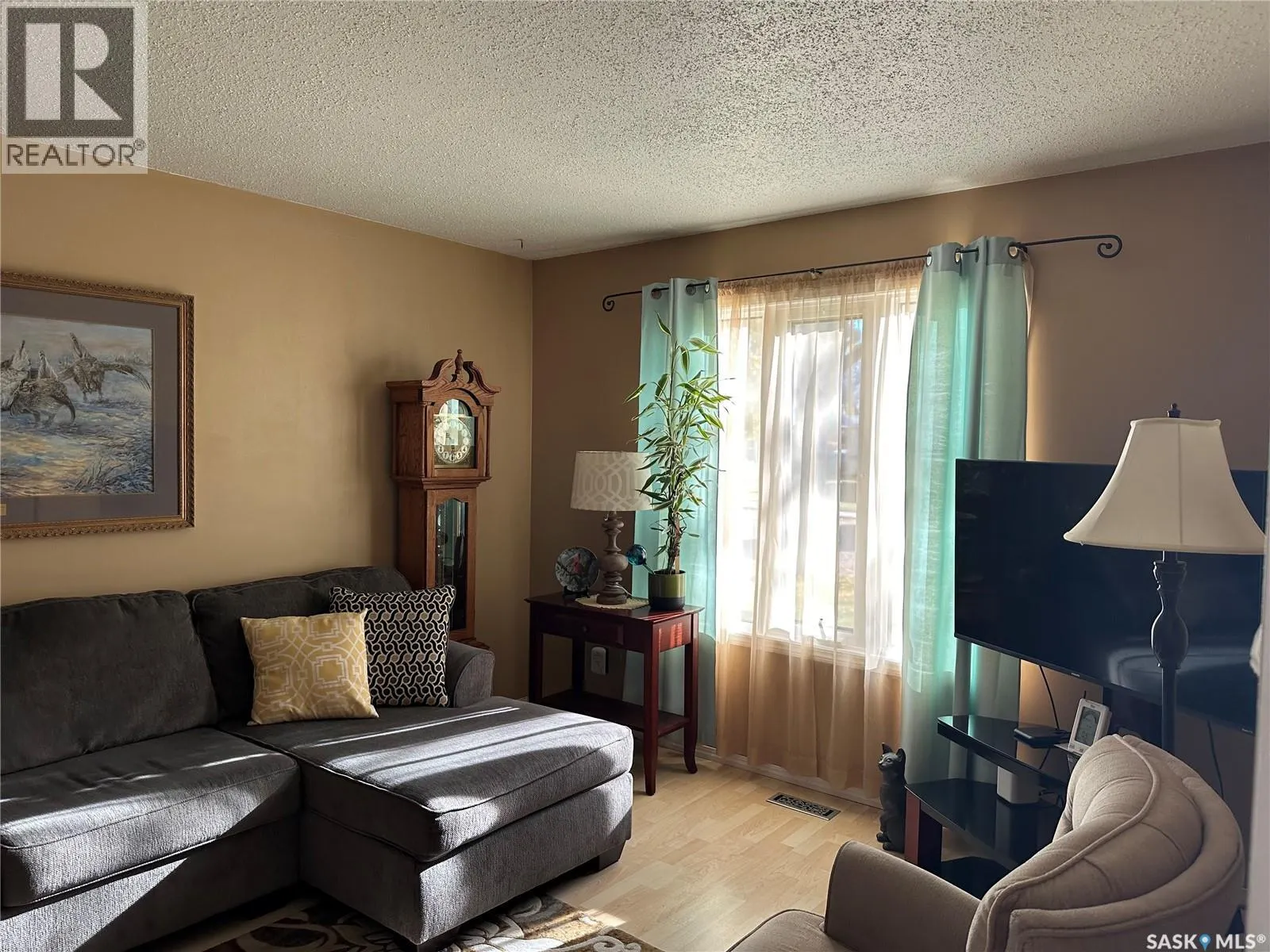1131 MACKLEM DRIVE