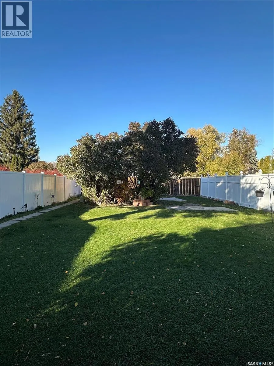 1131 MACKLEM DRIVE