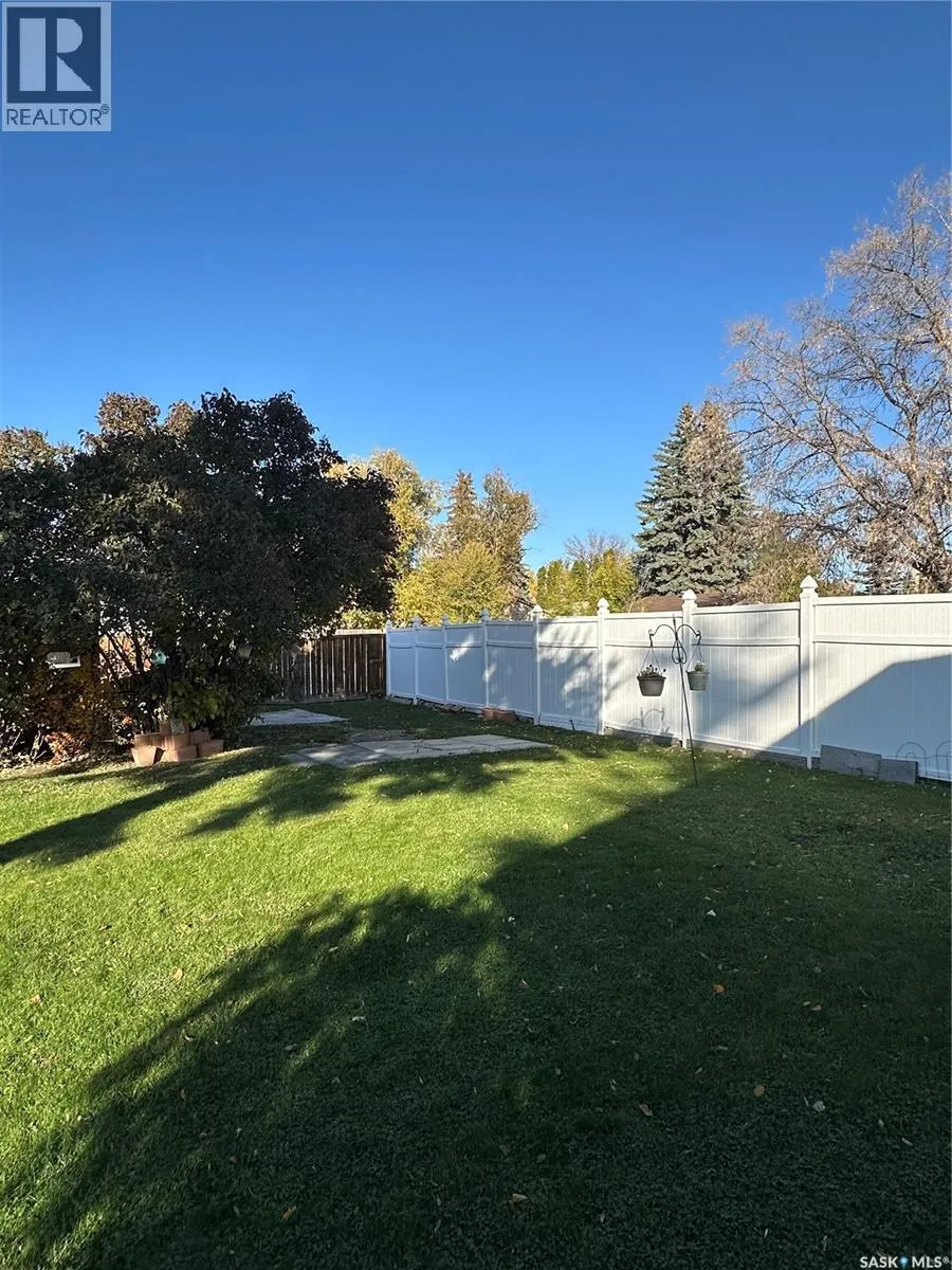 1131 MACKLEM DRIVE