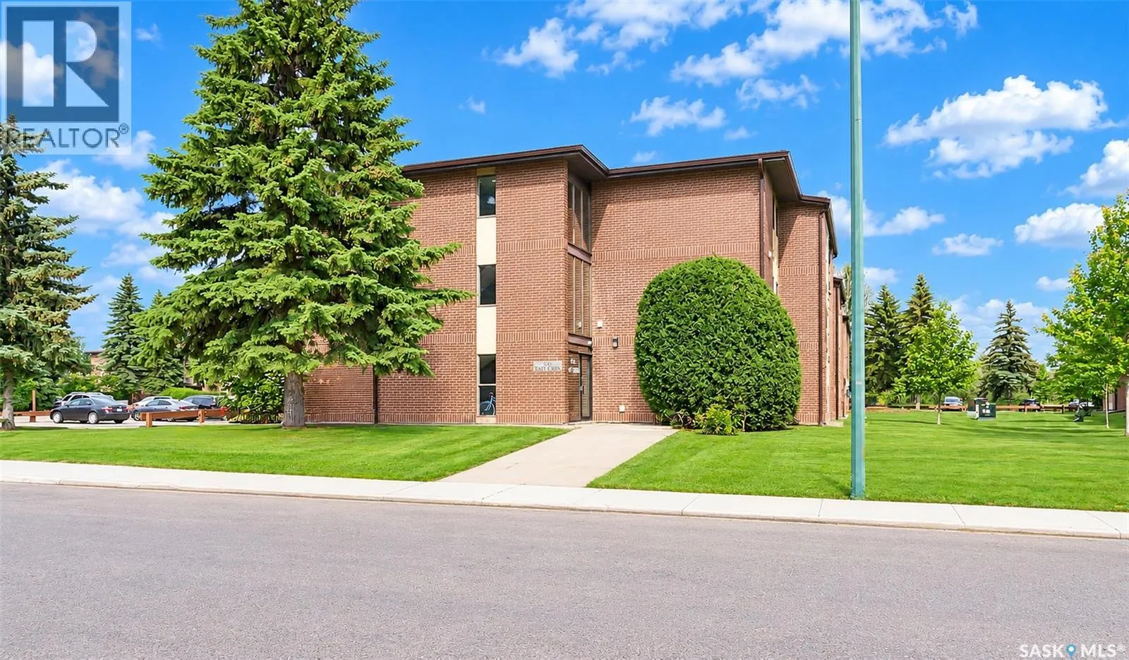 309 315 Tait CRESCENT