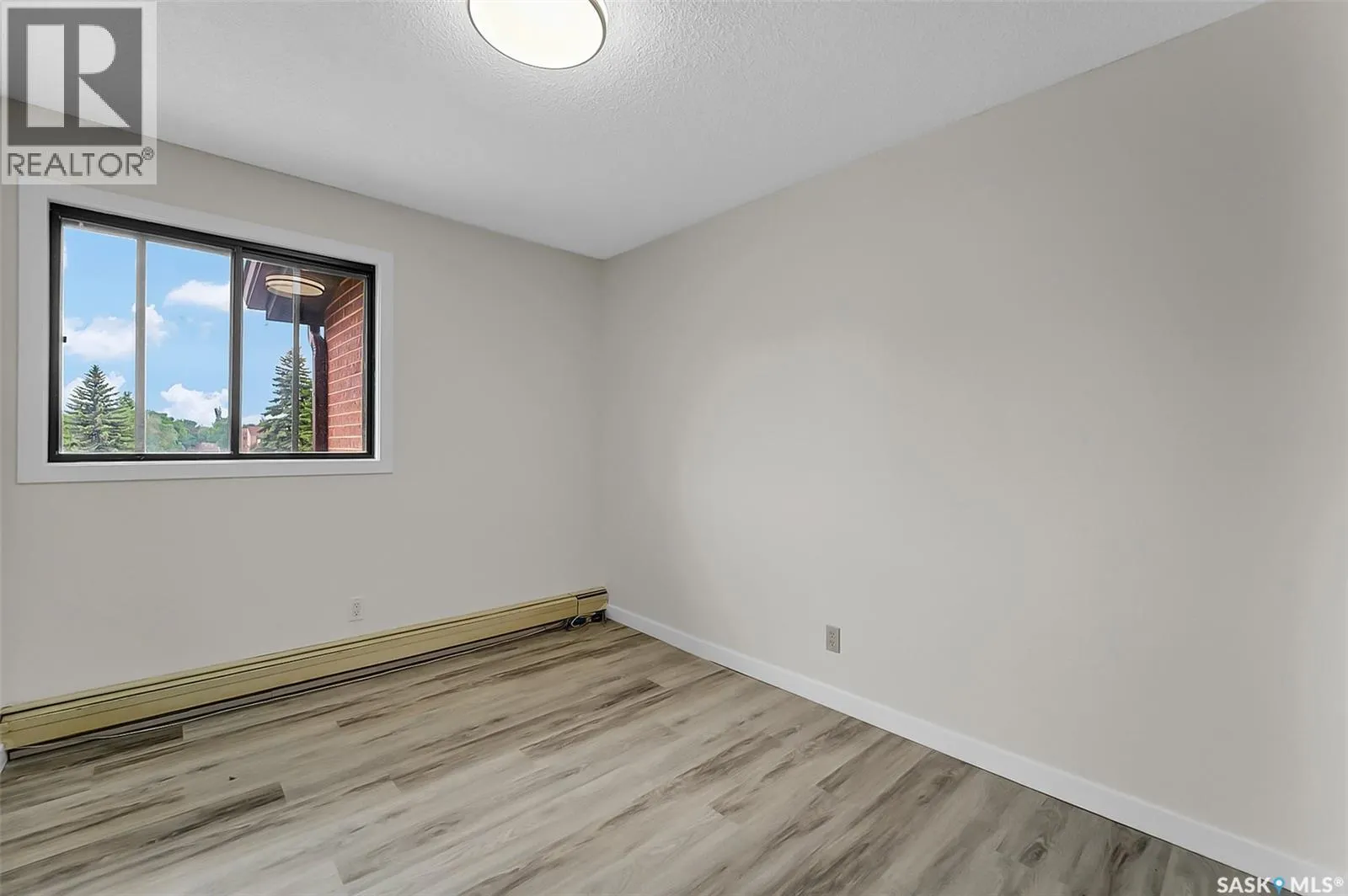 309 315 Tait CRESCENT