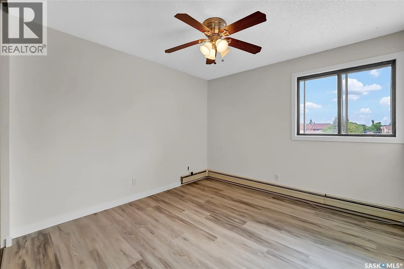 309 315 Tait CRESCENT