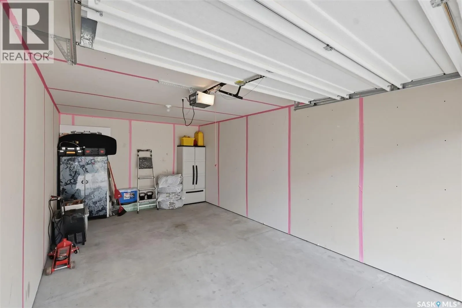 406 1303 Richardson ROAD