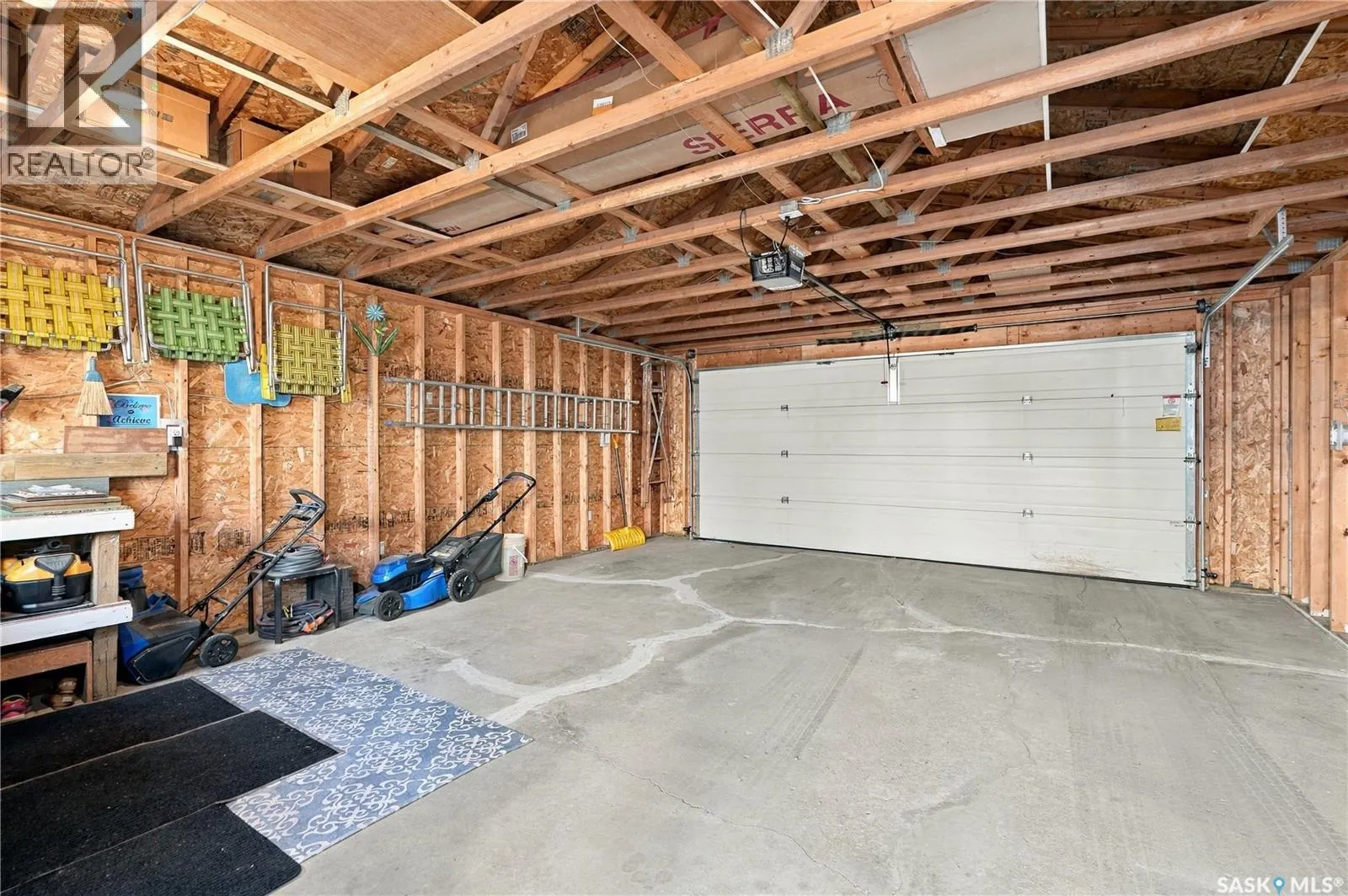 163 Blakeney CRESCENT