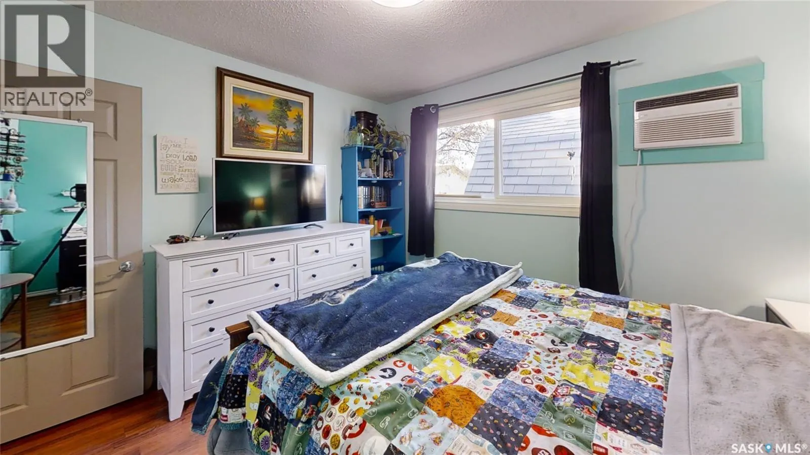 857 Macklem DRIVE