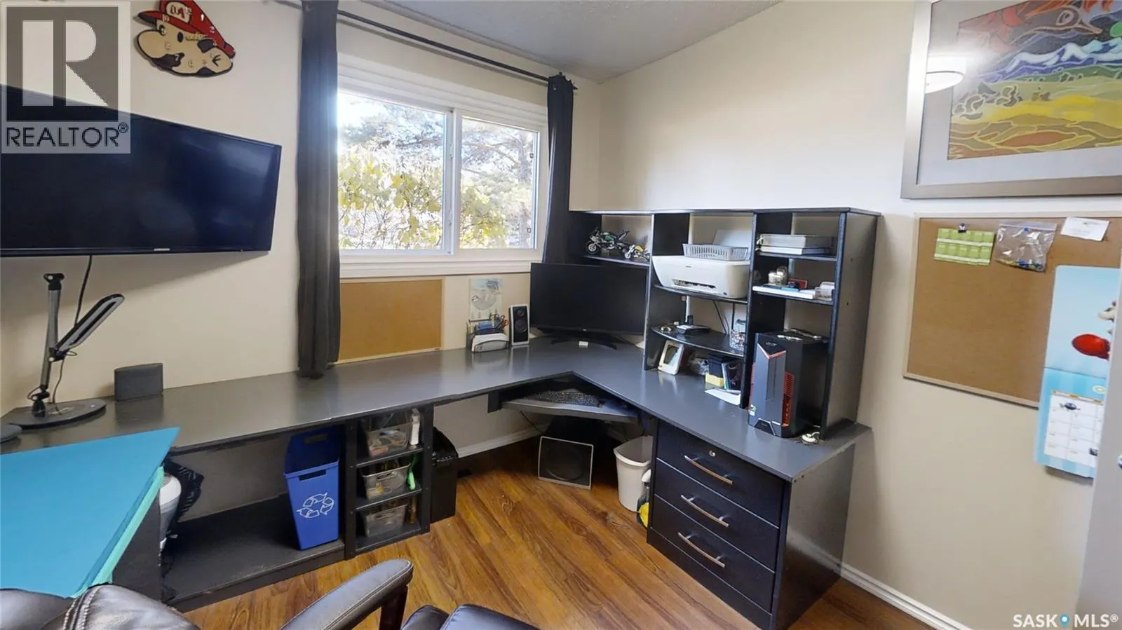 857 Macklem DRIVE