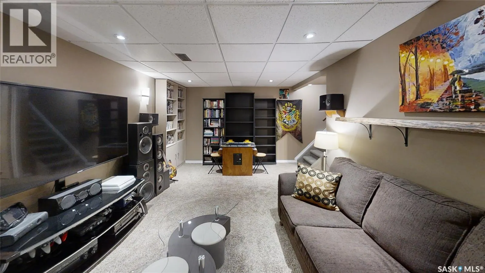 857 Macklem DRIVE