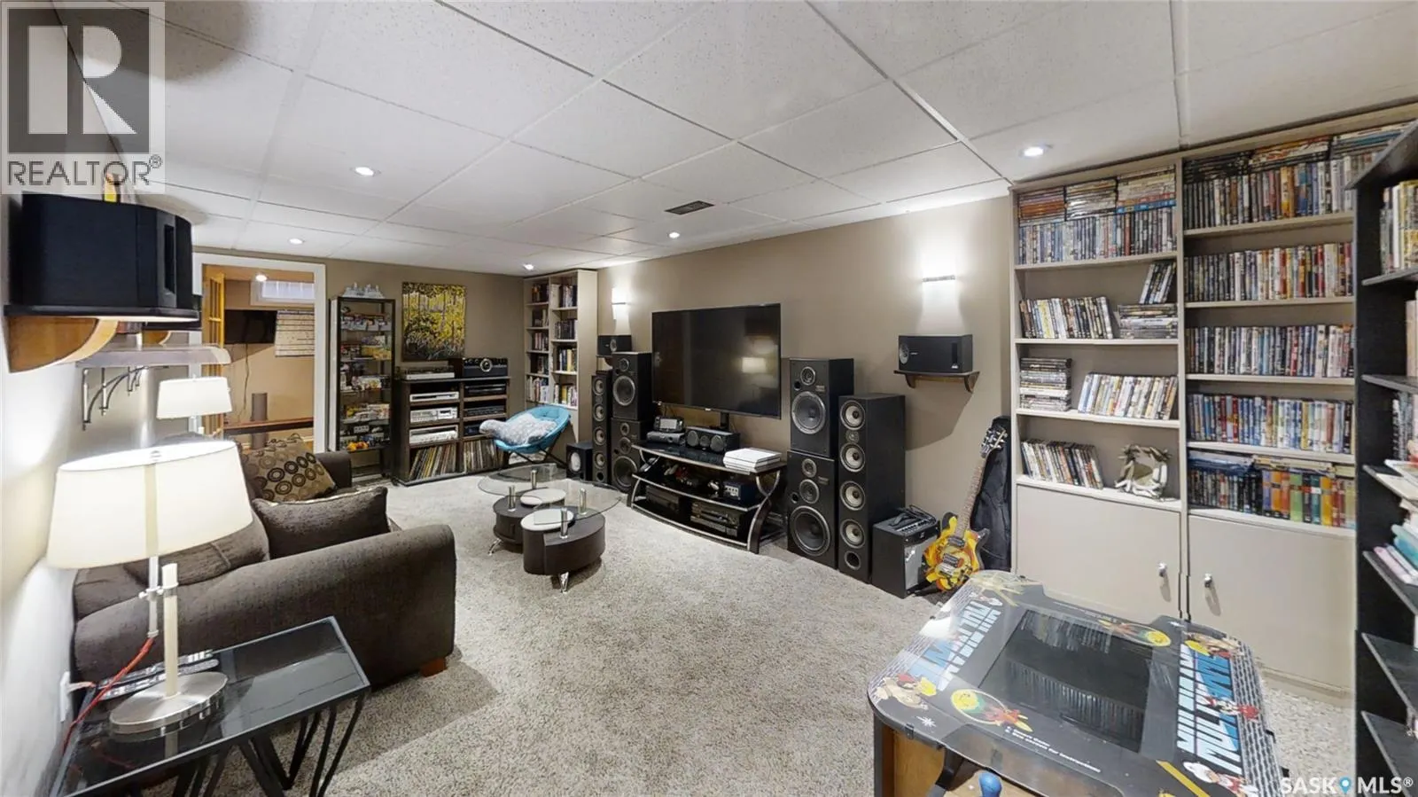 857 Macklem DRIVE