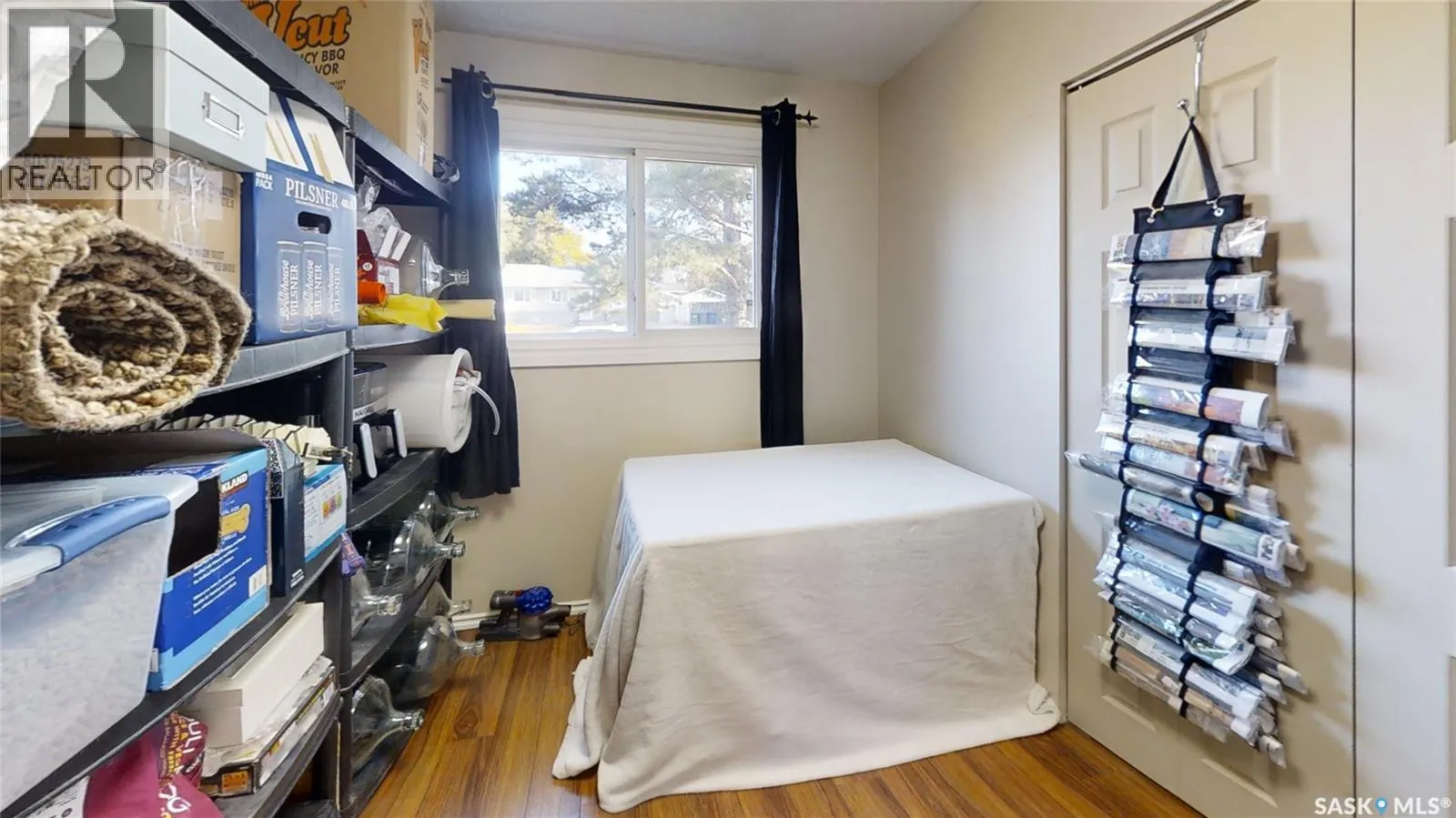 857 Macklem DRIVE