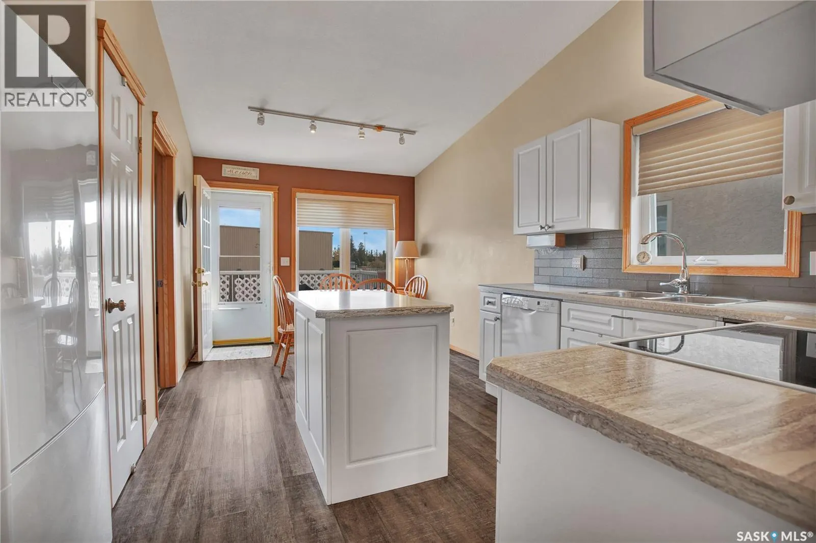 3 135 Pinehouse DRIVE