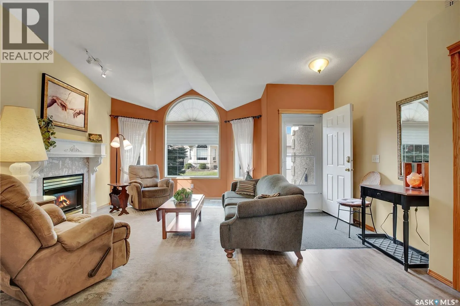 3 135 Pinehouse DRIVE