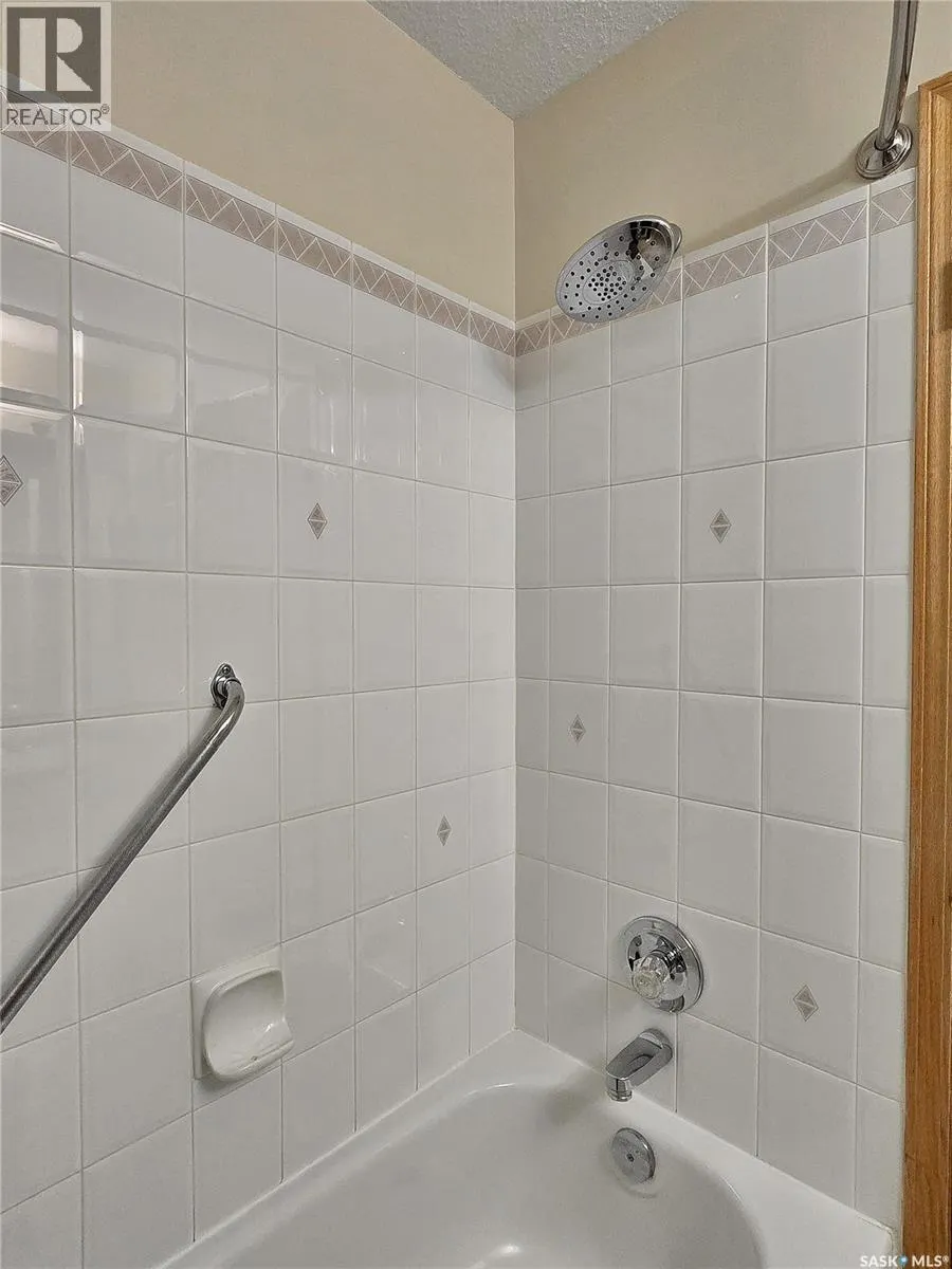 3 135 Pinehouse DRIVE