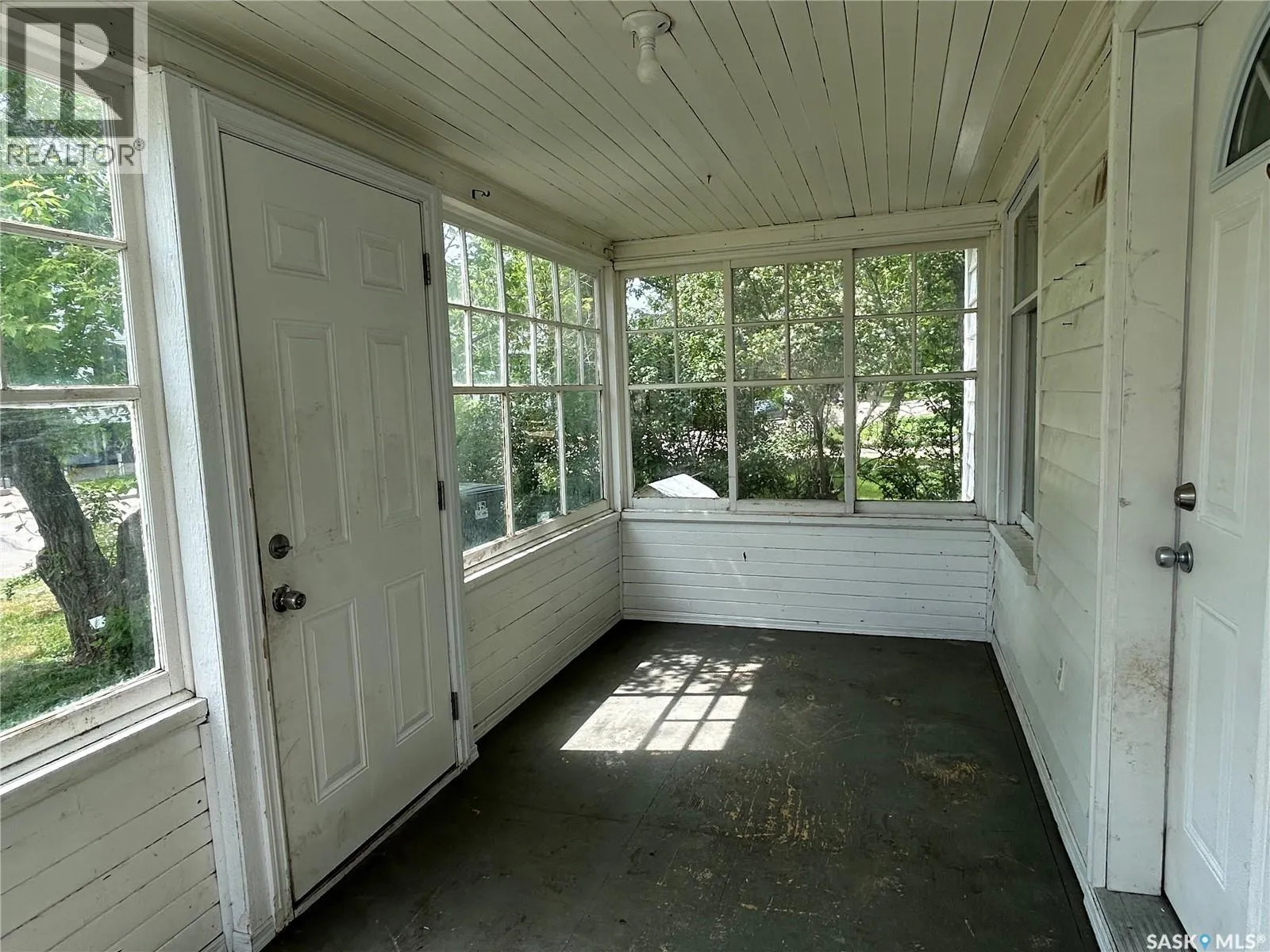 1113 Valley STREET