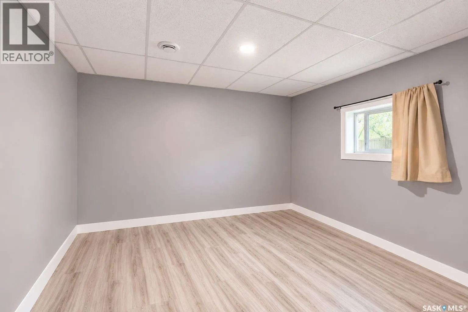 306 Fairford STREET W