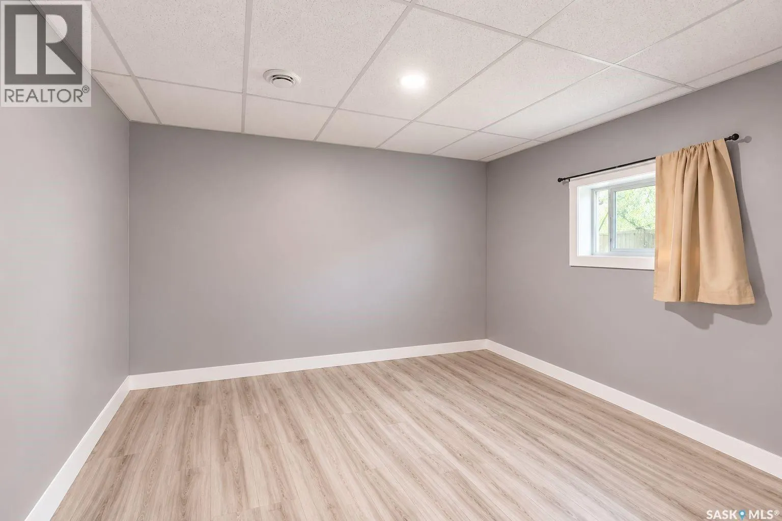 306 Fairford STREET W