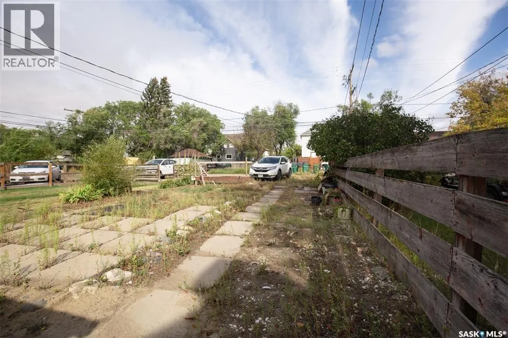 306 Fairford STREET W