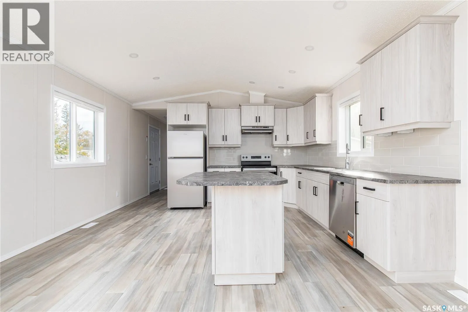 E19 1455 9th AVENUE NE