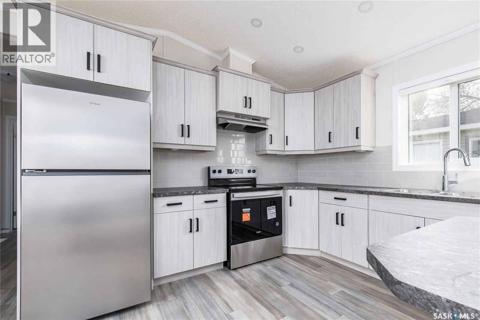 E19 1455 9th AVENUE NE