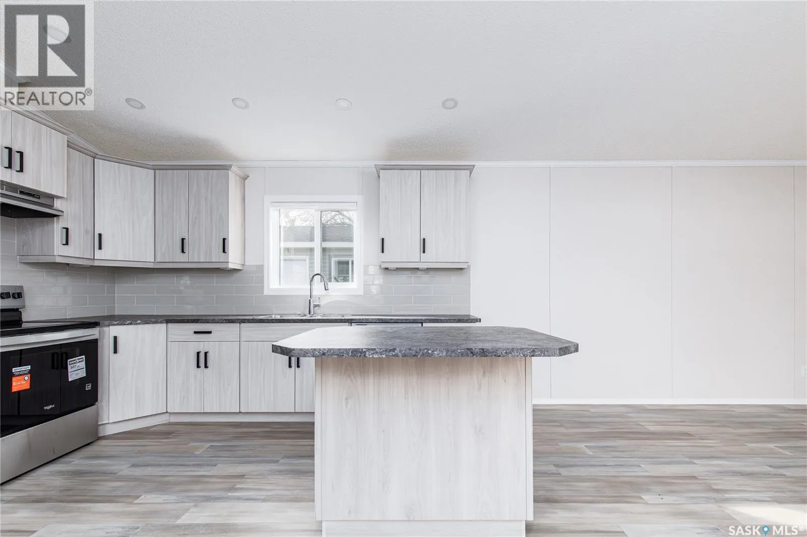 E19 1455 9th AVENUE NE