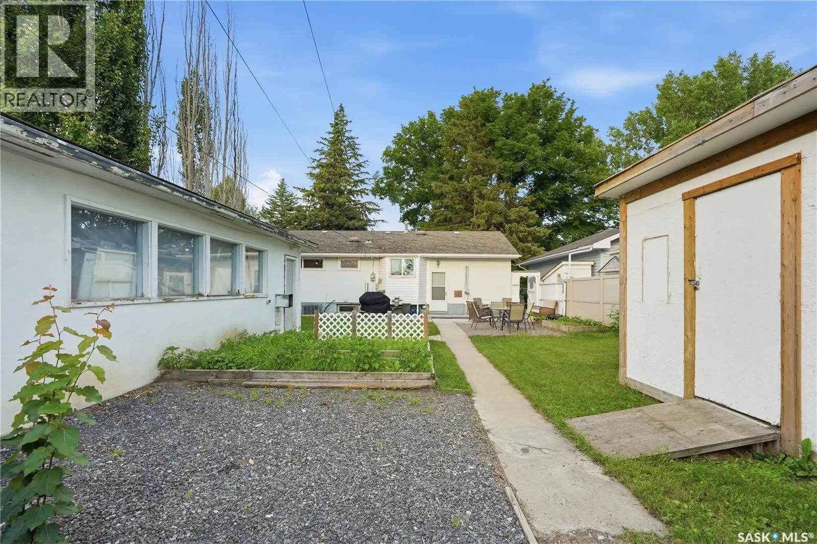 1706 Ewart AVENUE
