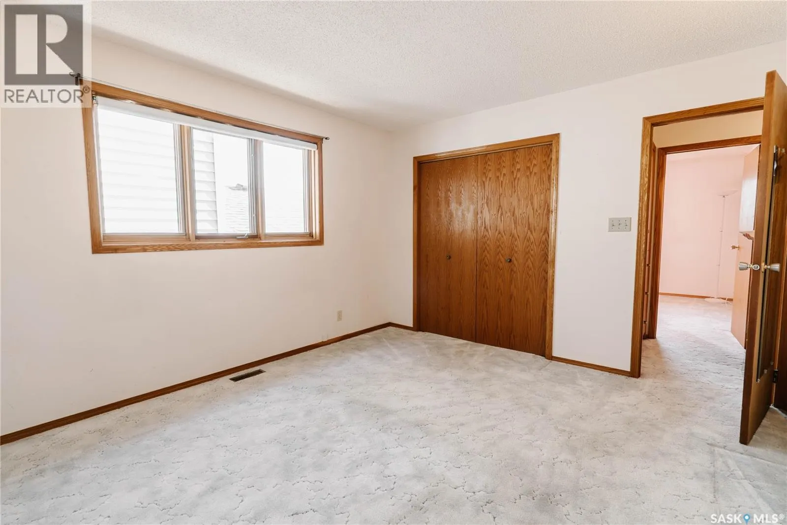 303 Staigh CRESCENT