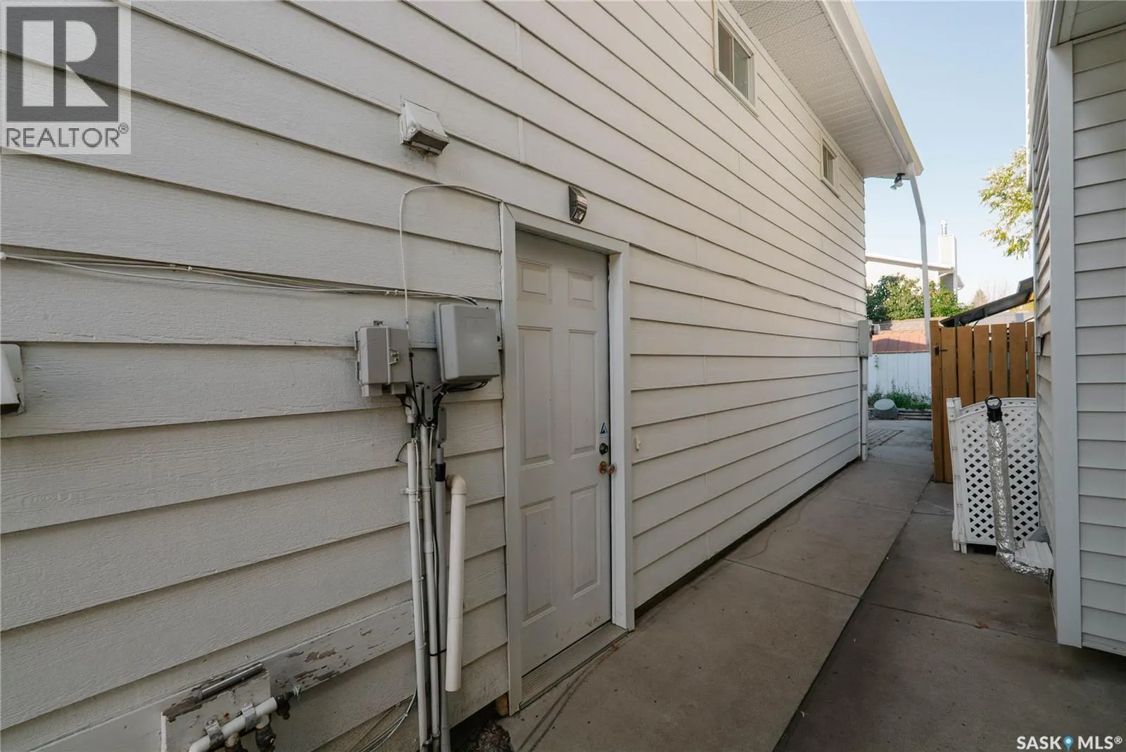 303 Staigh CRESCENT