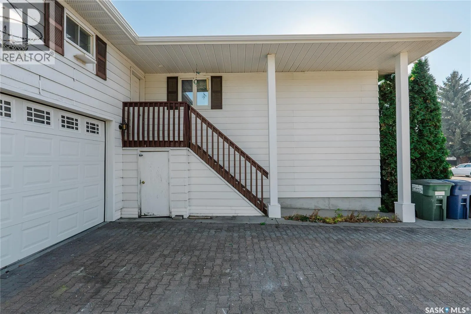 303 Staigh CRESCENT