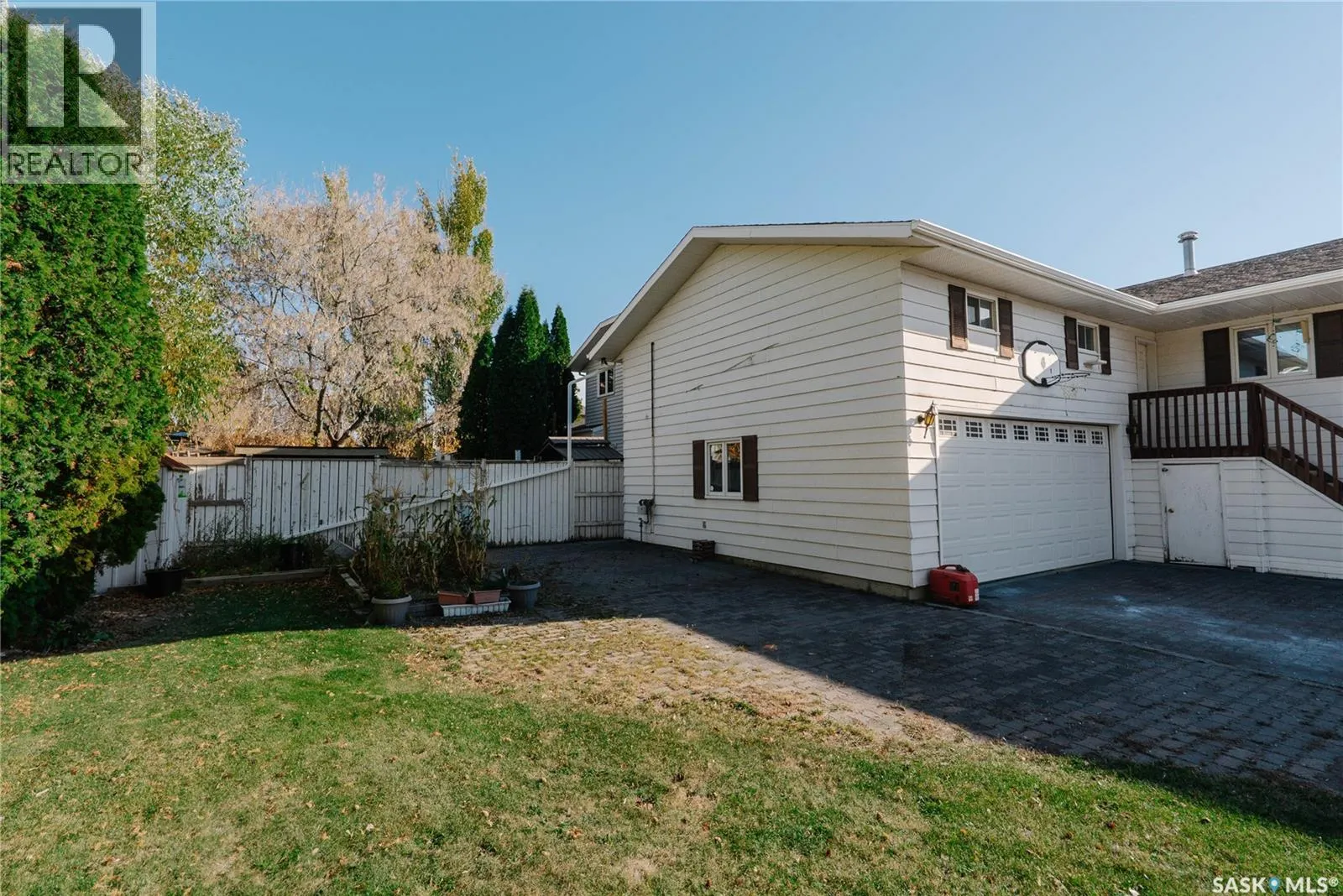 303 Staigh CRESCENT