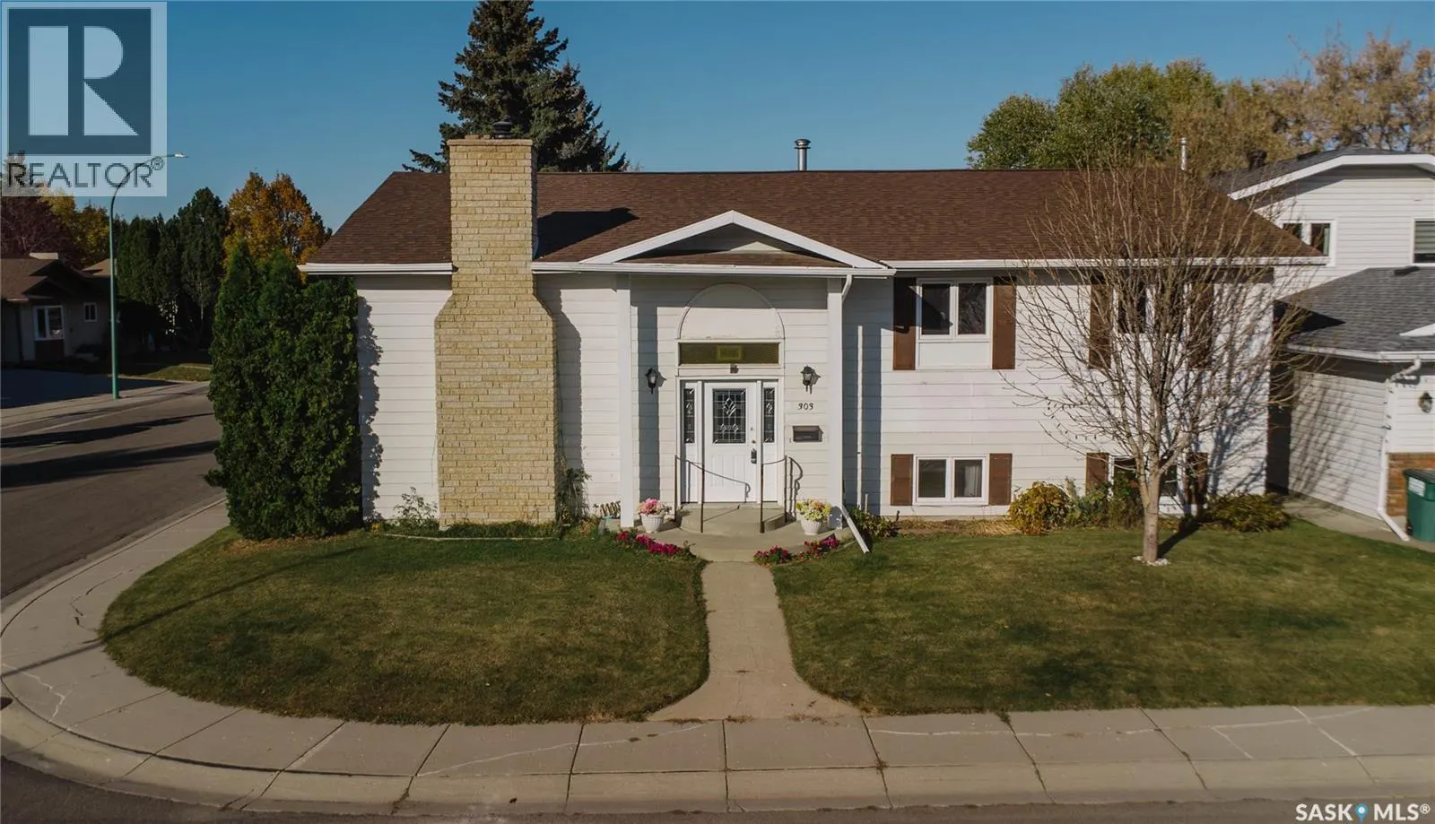 303 Staigh CRESCENT