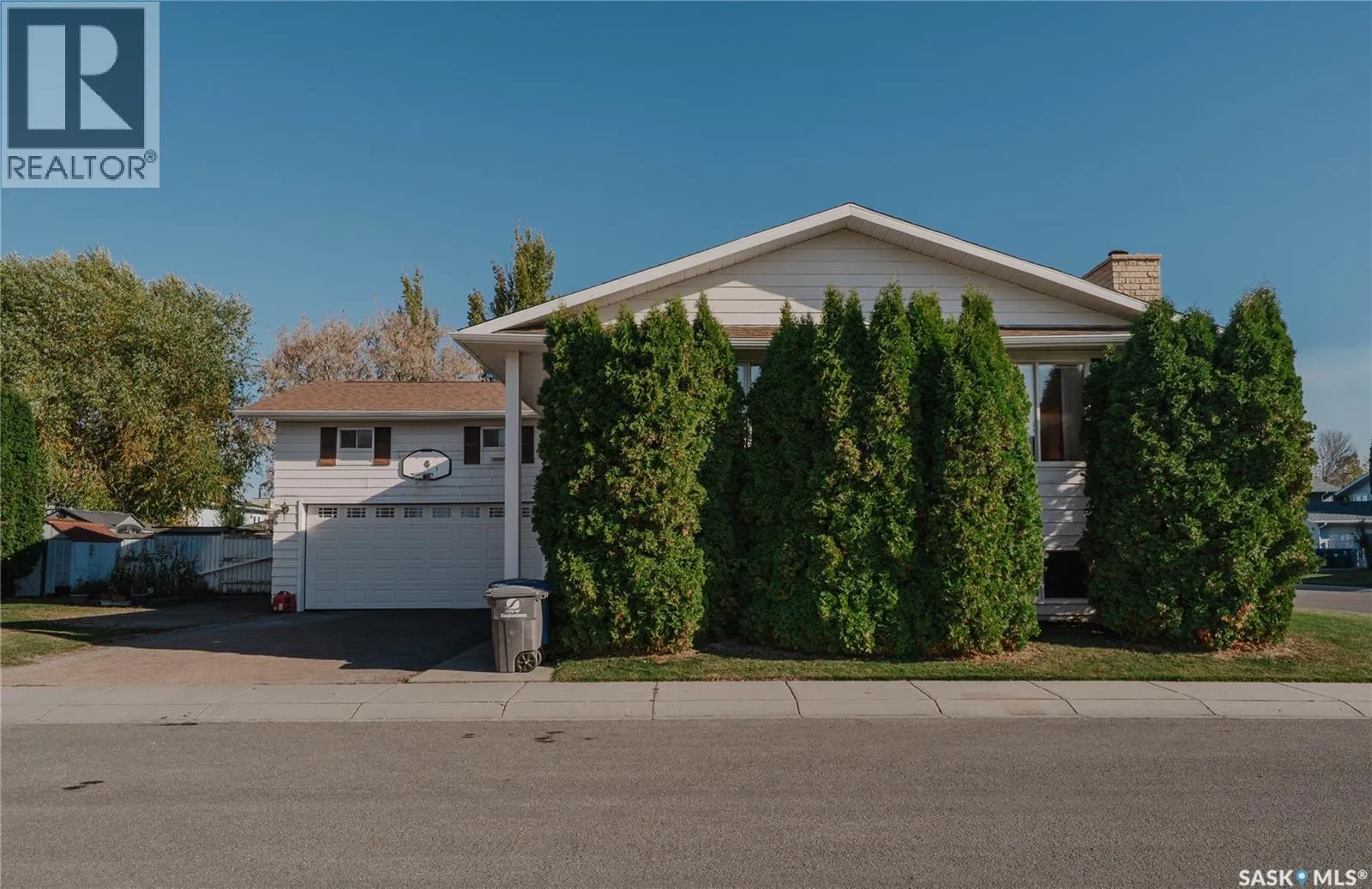 303 Staigh CRESCENT