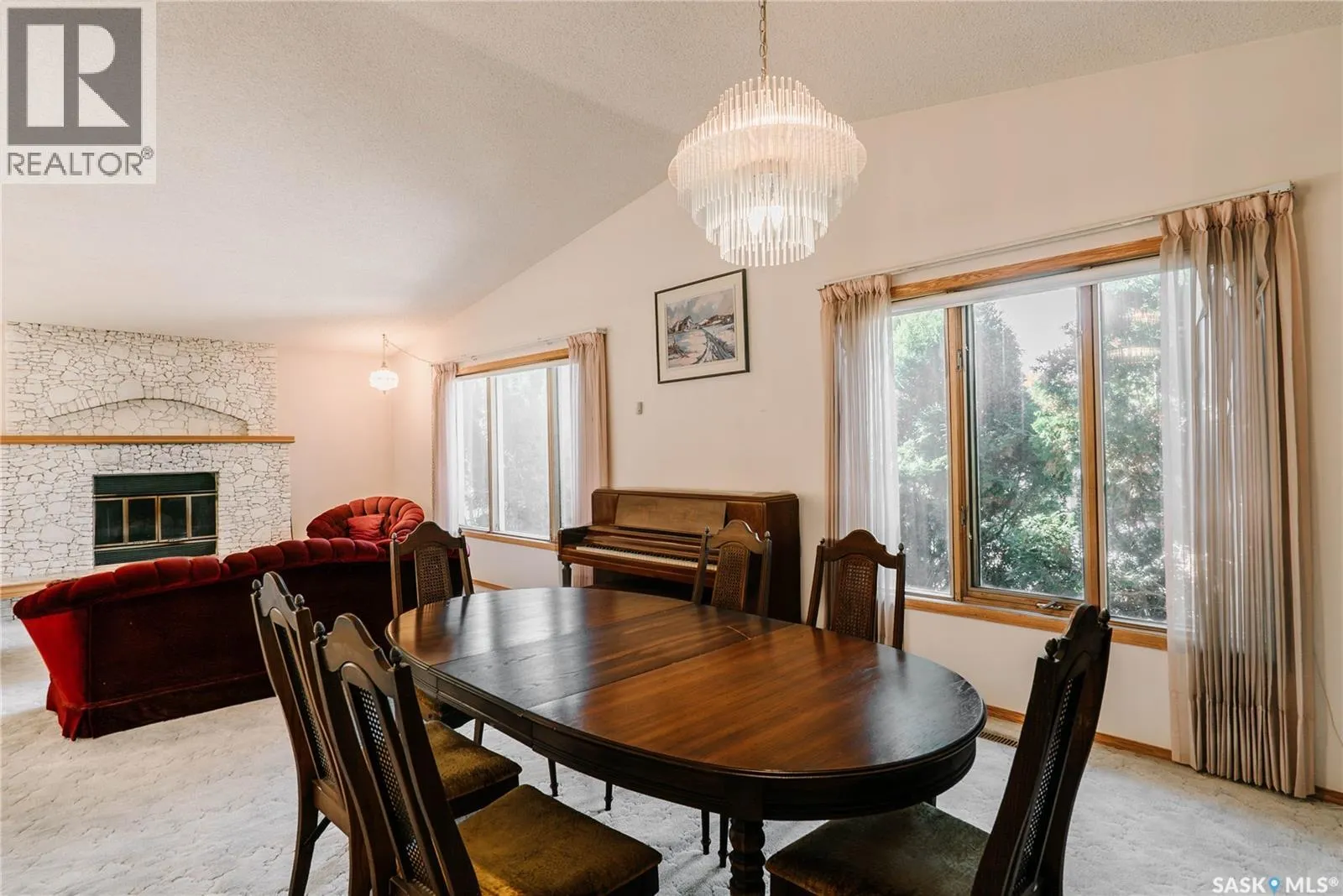 303 Staigh CRESCENT