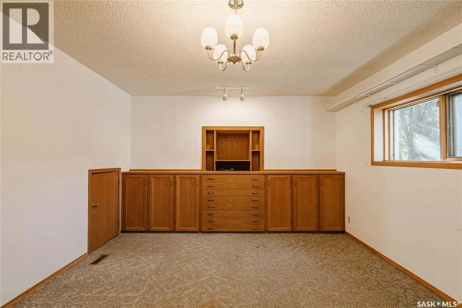 303 Staigh CRESCENT