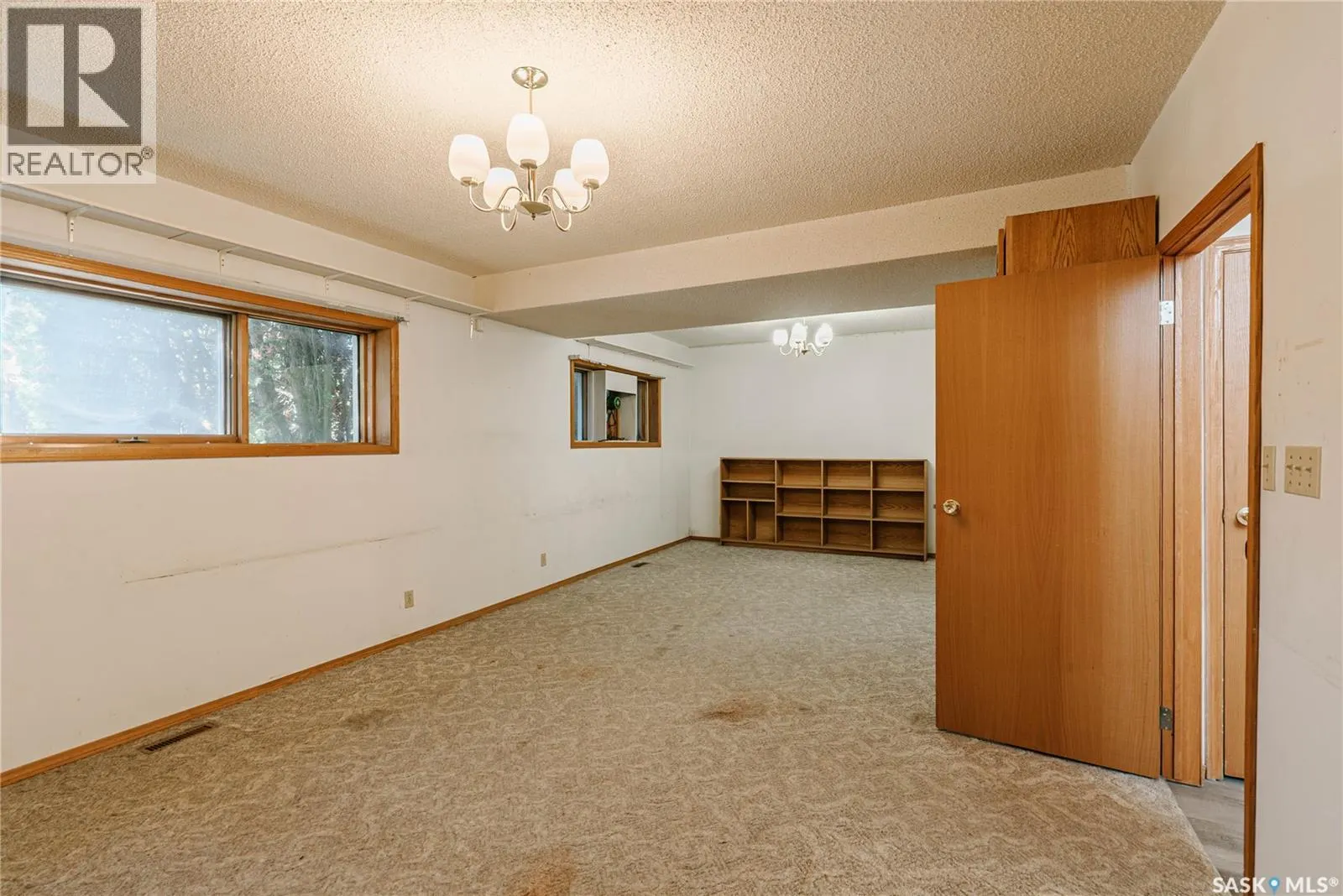 303 Staigh CRESCENT