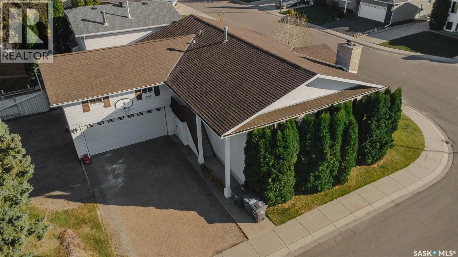 303 Staigh CRESCENT