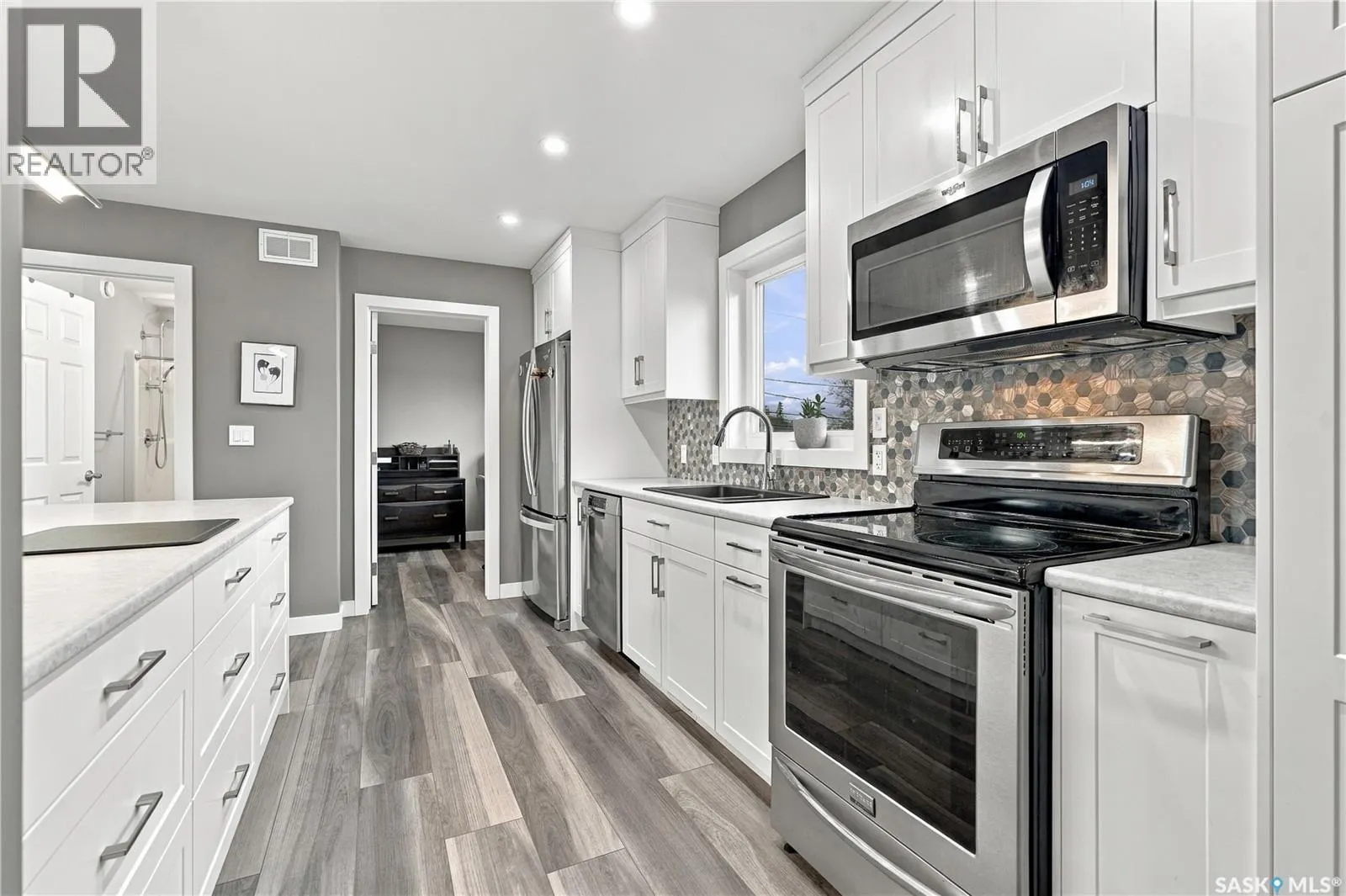 433 4th STREET N
