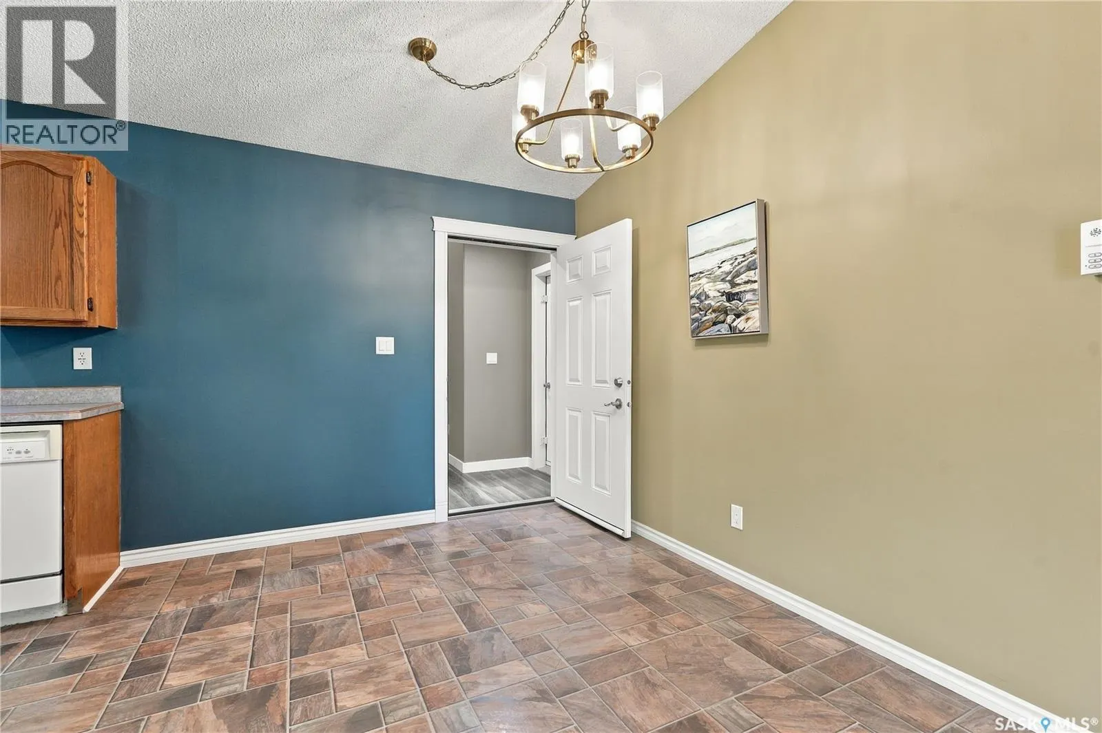 433 4th STREET N