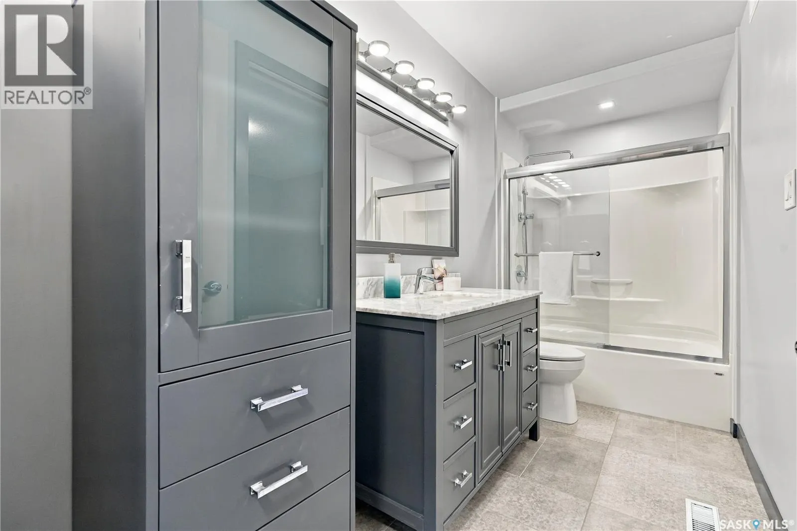 433 4th STREET N
